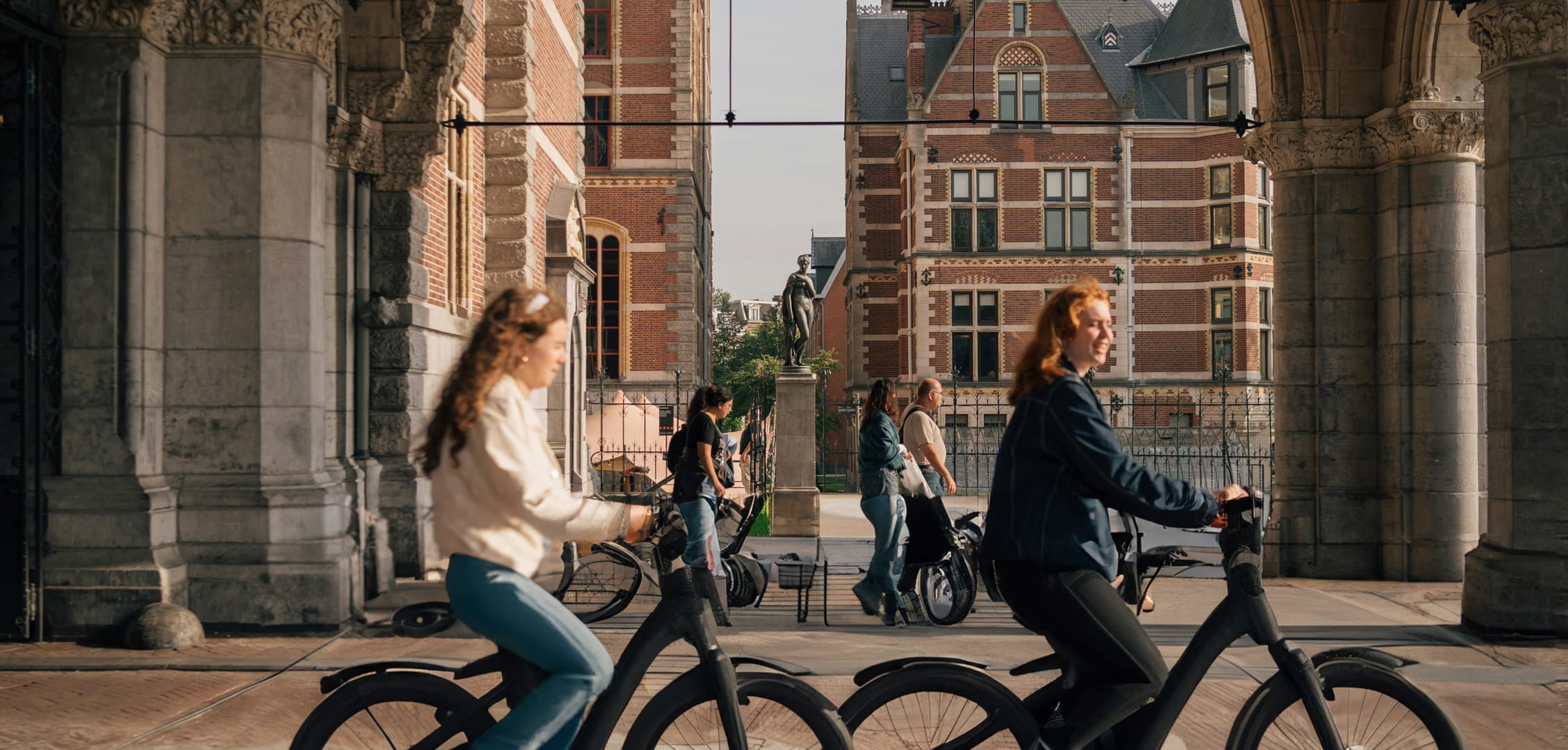 Amsterdam Trials Remote Speed Control for E-Bikes to Enhance Safety