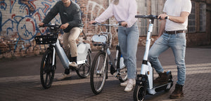 E-Bike vs. Elektroroller: Welches ist die bessere Pendeloption?
