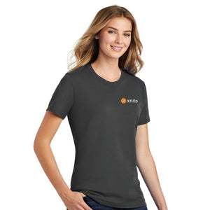 Woman wearing XNITO T-Shirt in dark gray