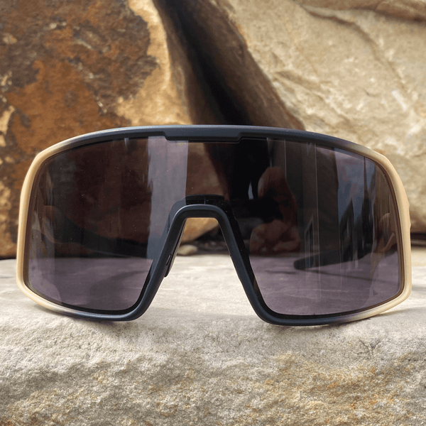 Light-Adaptive Mojave with Photochromic Lenses