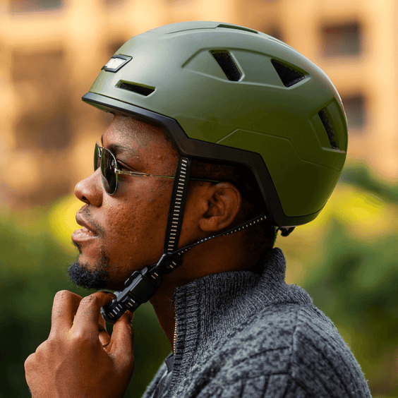 Side view of person with XNITO Moss helmet