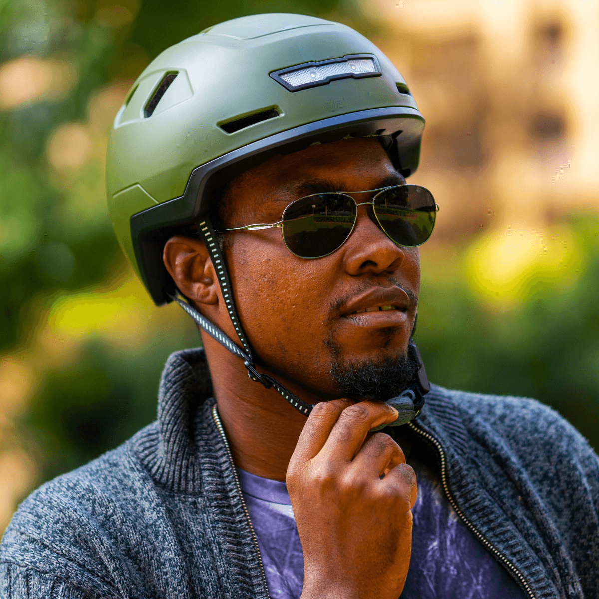 Person wearing XNITO Moss e-bike helmet outdoors